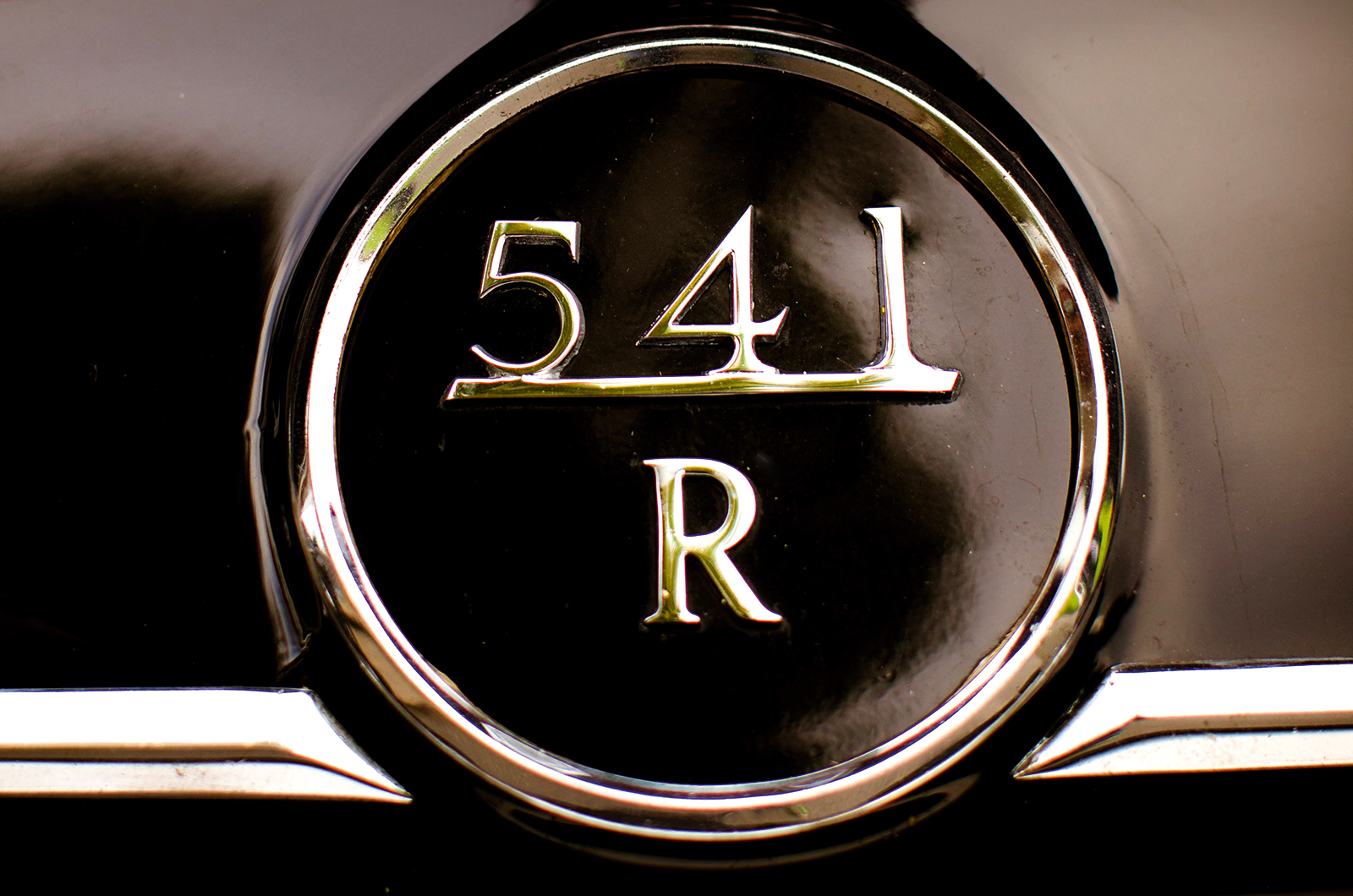 Classic & Sports Car – Midlands derby: Jensen 541R vs Jaguar XK150