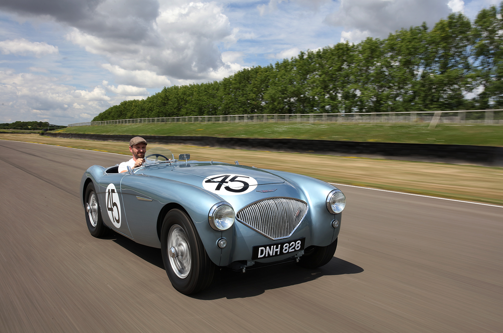 Classic & Sports Car – This unassuming Austin-Healey 100 is a pioneer privateer