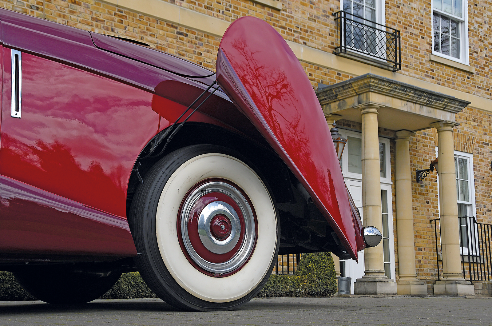 Classic & Sports Car – Whispering giant: Daimler’s Green Goddess