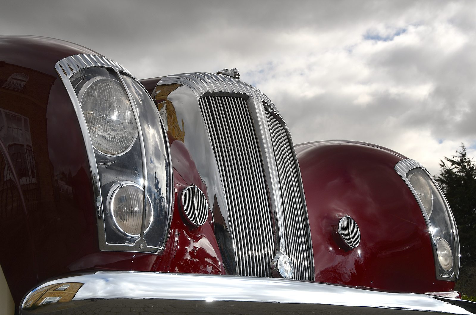 Classic & Sports Car – Whispering giant: Daimler’s Green Goddess