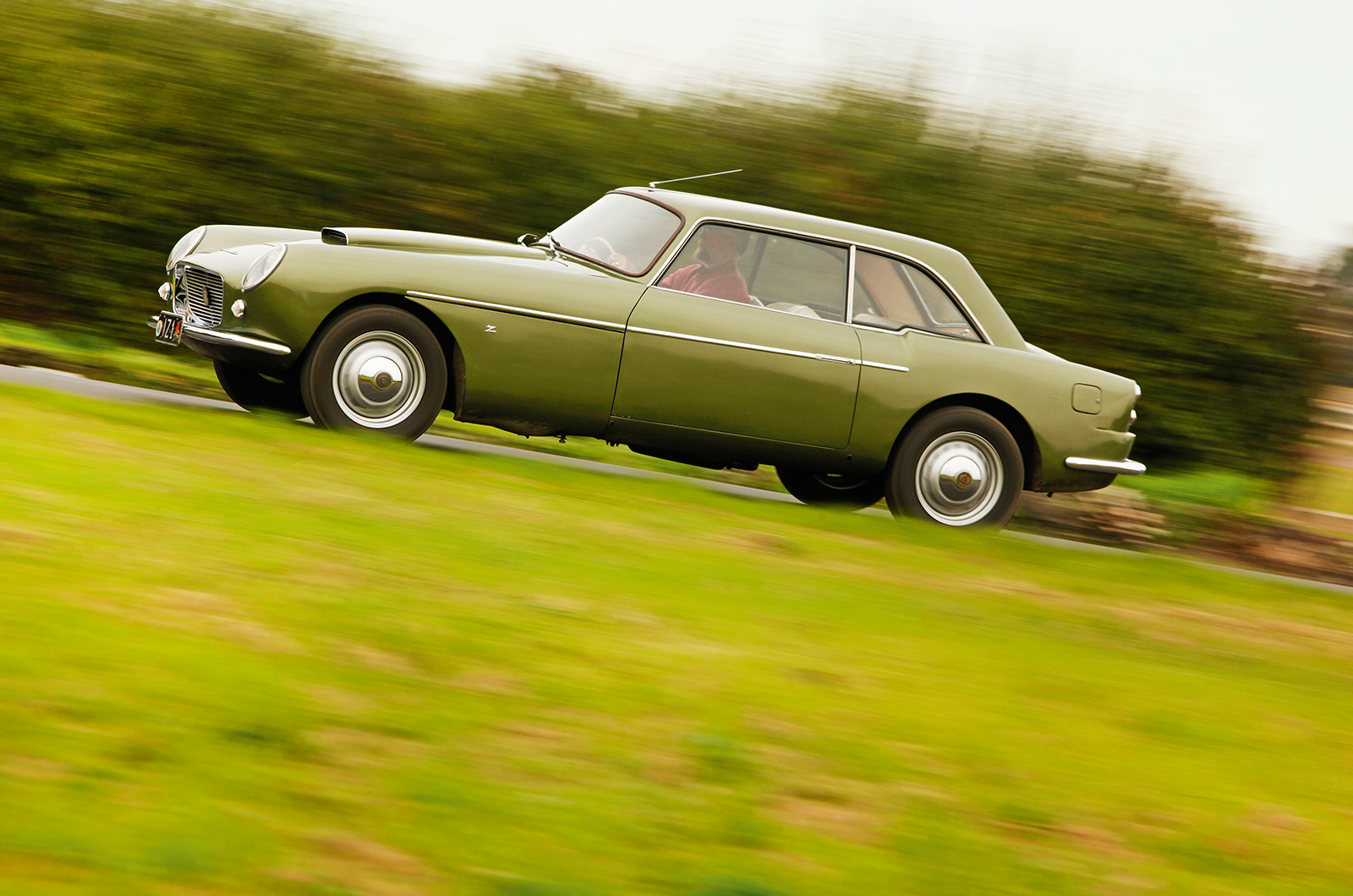 Classic & Sports Car – Six of the best: AC Greyhound vs Bristol 406 Zagato