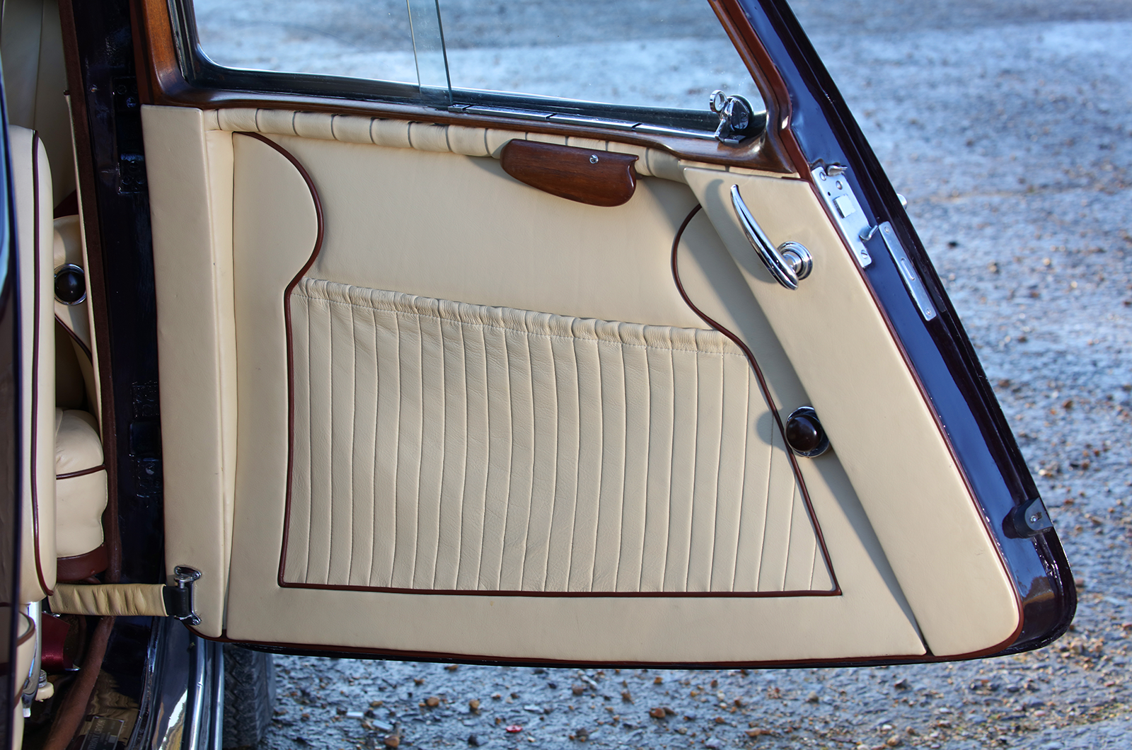 Classic & Sports Car – Something borrowed: celebrating the Bristol 400