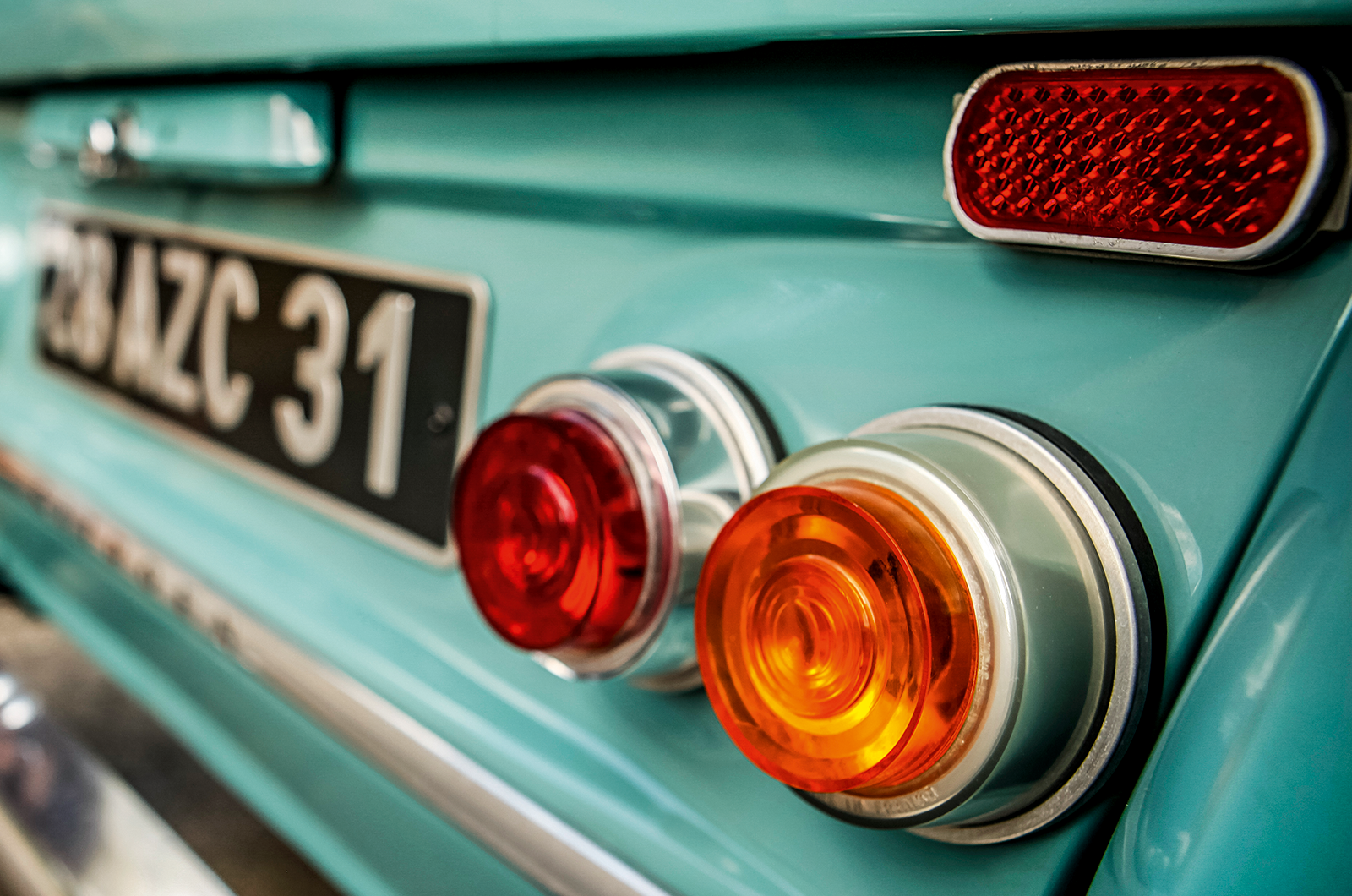 Classic & Sports Car – Citroën Ami 6: baroque and roll