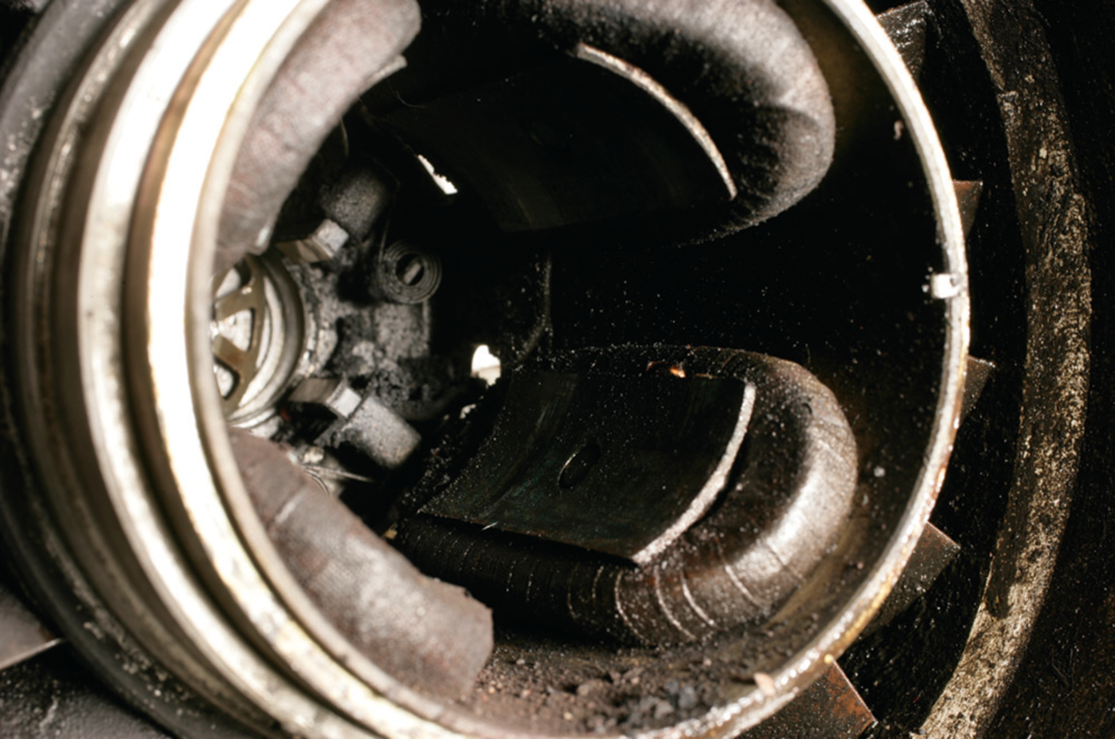 Classic & Sports Car – How to… overhaul your classic car’s dynamo