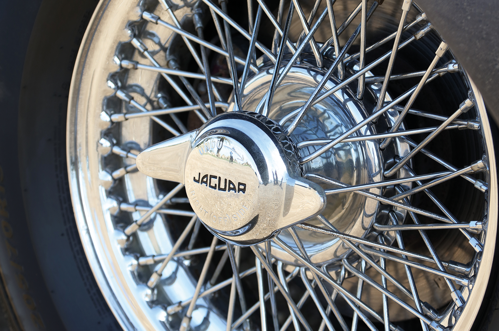 Classic & Sports Car – Transatlantic tussle: Chevrolet Corvette vs Jaguar E-type