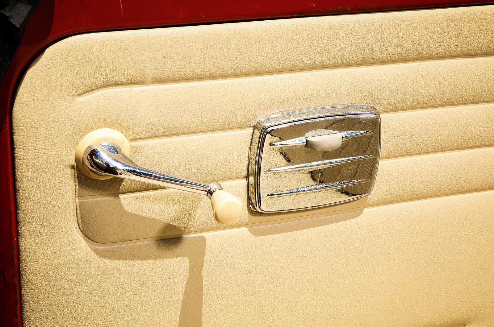 Classic & Sports Car – Sixties summer stunners: Herald vs Beetle vs Caravelle