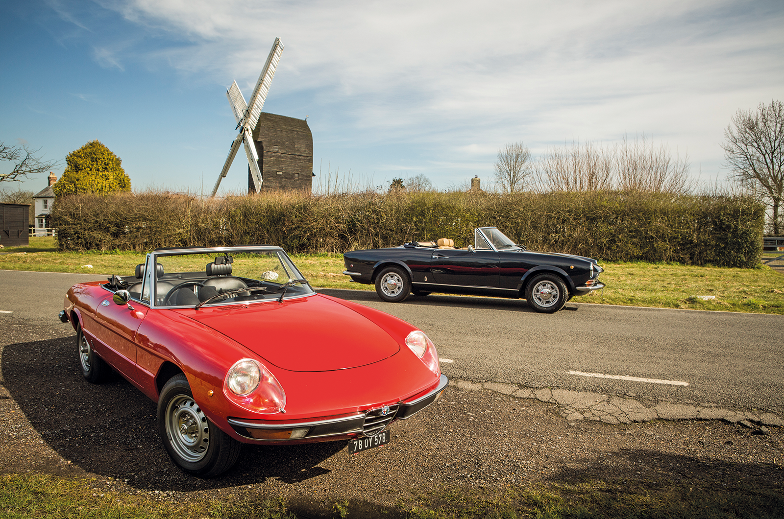 Classic & Sports Car – Drop-top darlings: Fiat 124 vs Alfa Romeo Spider
