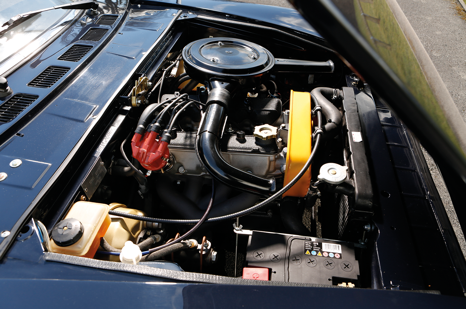 Classic & Sports Car – Drop-top darlings: Fiat 124 vs Alfa Romeo Spider