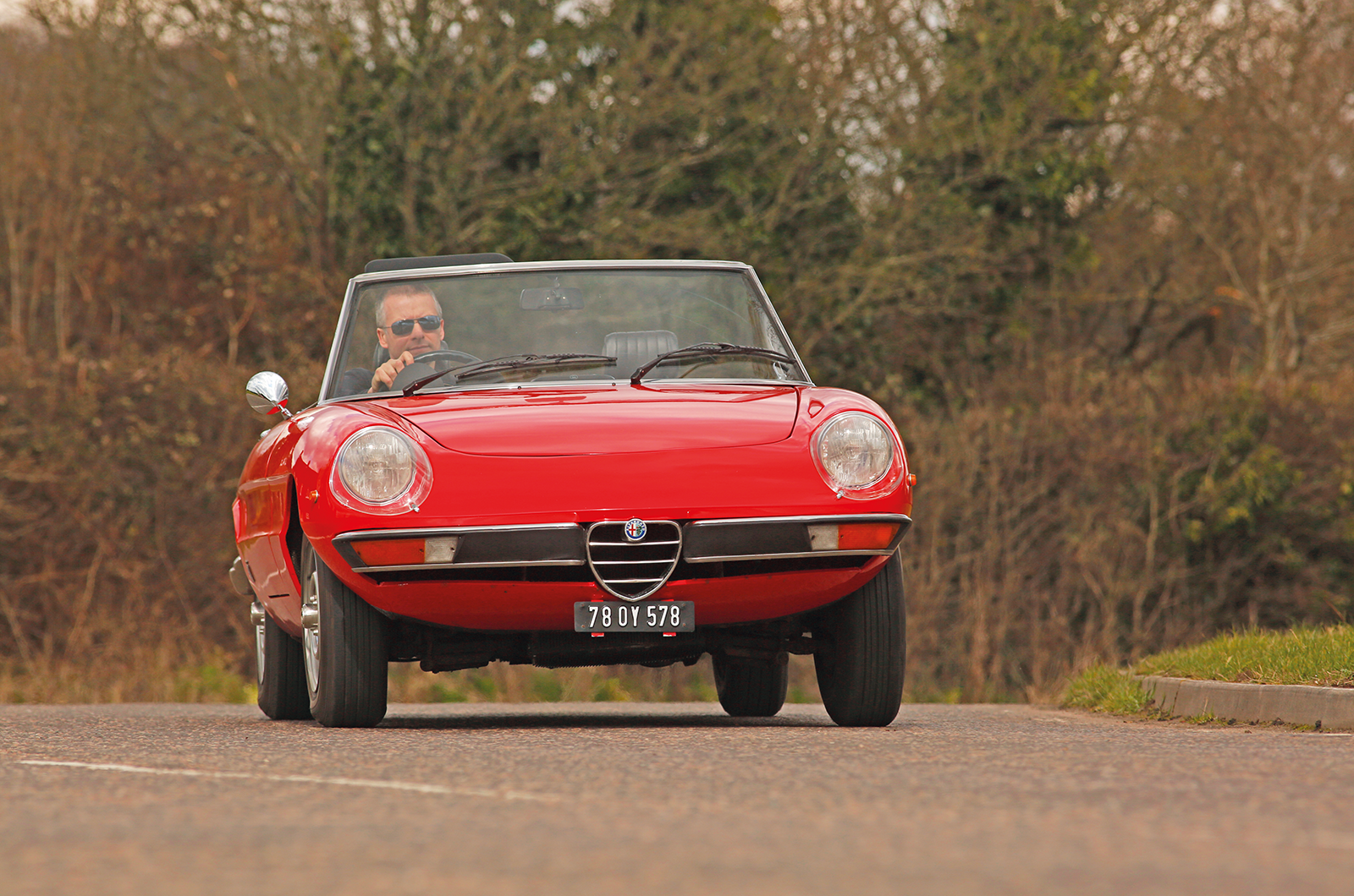 Classic & Sports Car – Drop-top darlings: Fiat 124 vs Alfa Romeo Spider