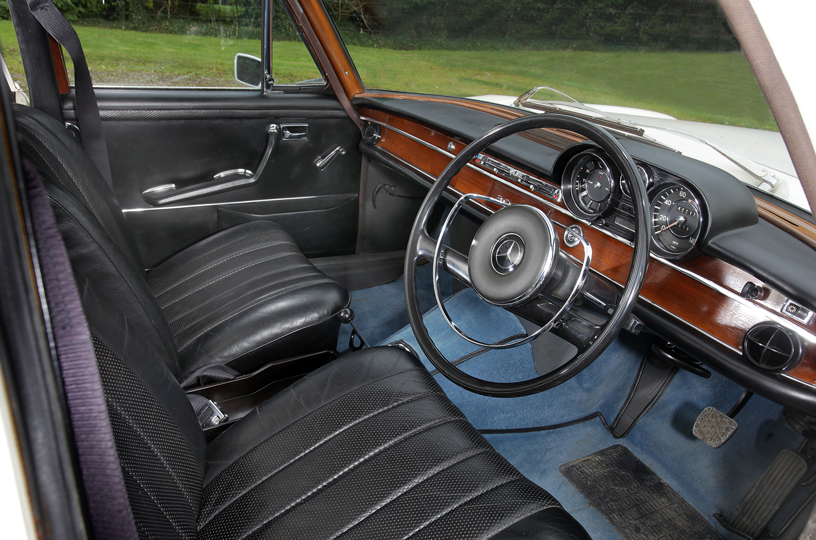 Classic & Sports Car – Engineered for excellence: Lancia Flaminia vs Mercedes-Benz 300SE