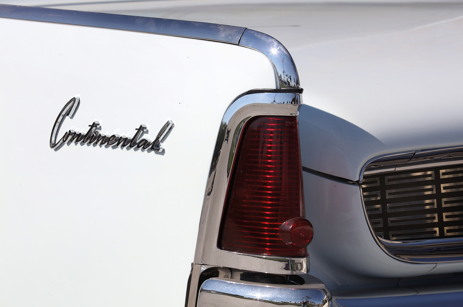 Classic & Sports Car – Continental shift: driving the Lincoln Continental