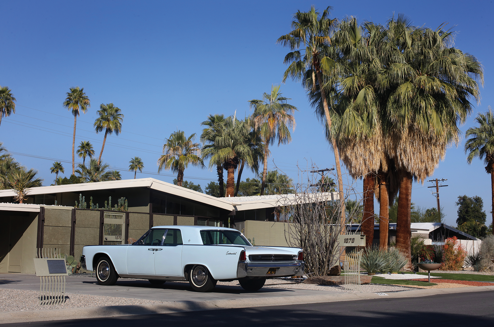 Classic & Sports Car – Continental shift: driving the Lincoln Continental
