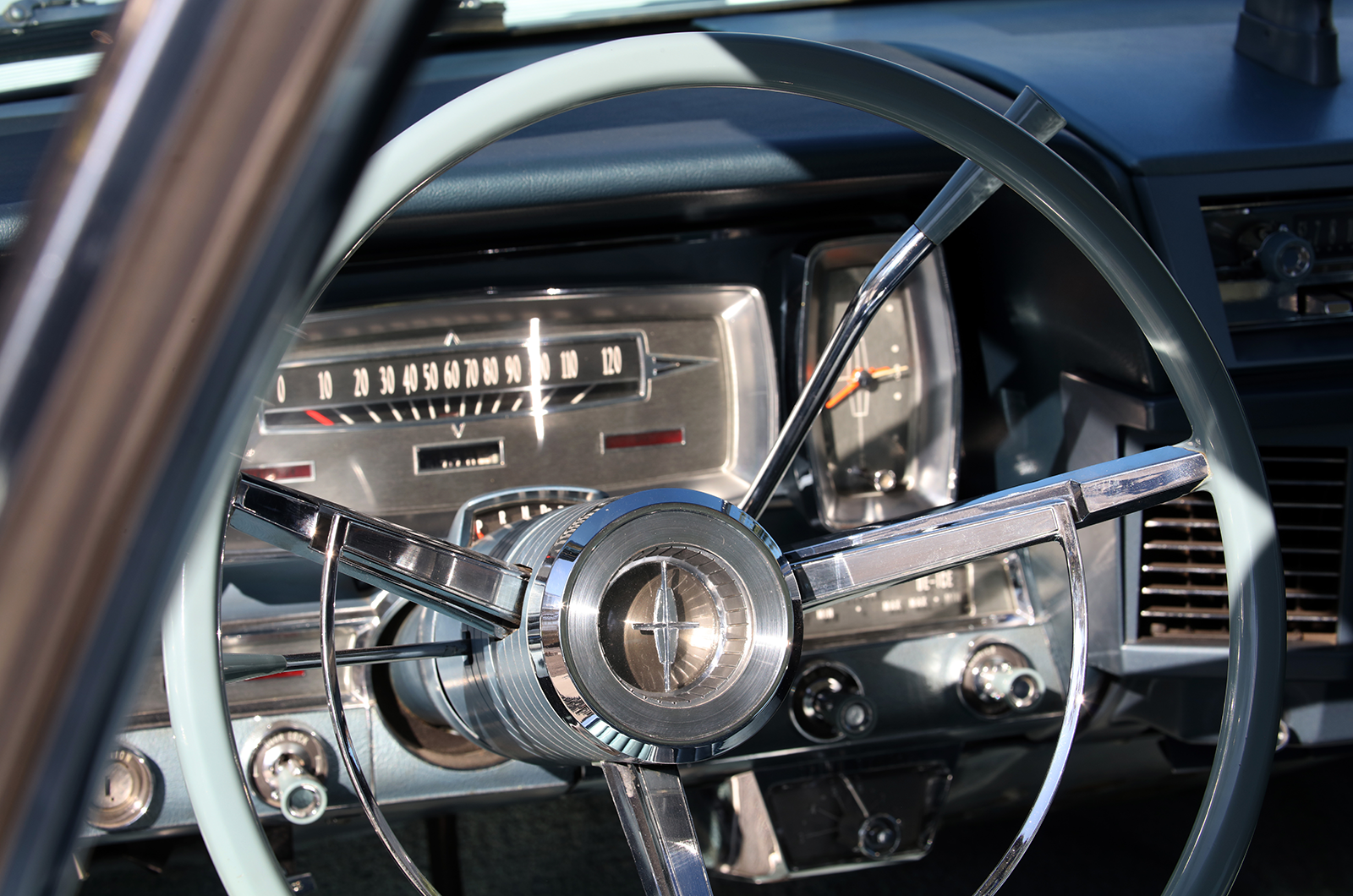 Classic & Sports Car – Continental shift: driving the Lincoln Continental