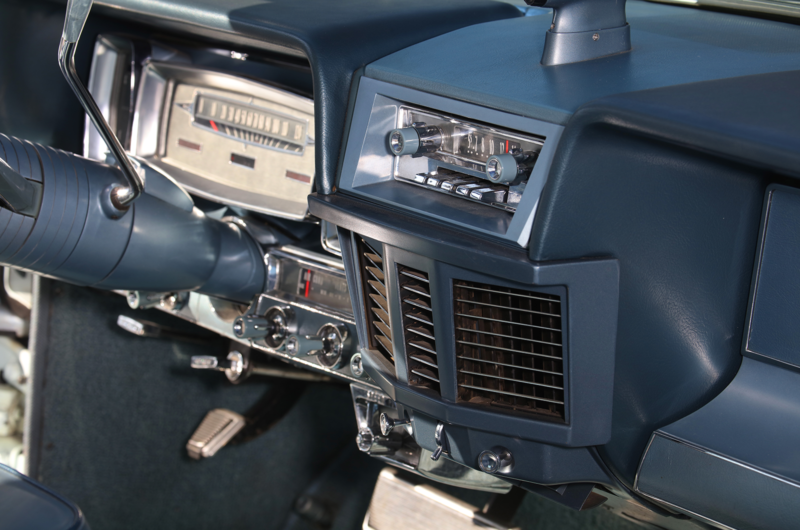 Classic & Sports Car – Continental shift: driving the Lincoln Continental