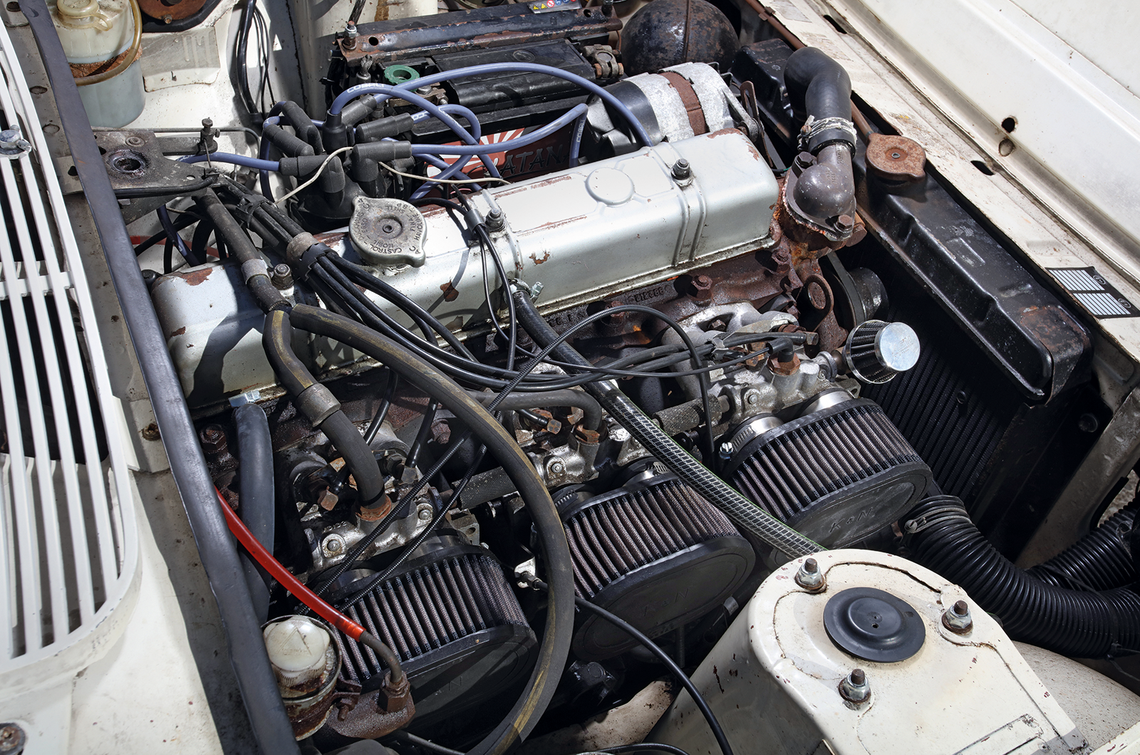 Classic & Sports Car – Estates of mind: Triumph PI Estate vs Range Rover