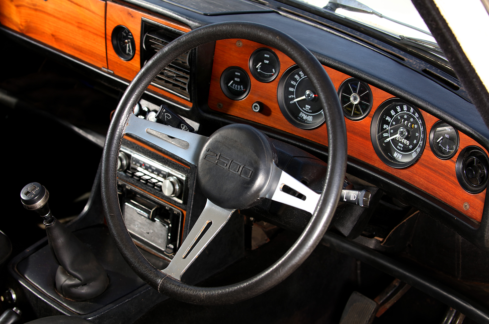 Classic & Sports Car – Estates of mind: Triumph PI Estate vs Range Rover