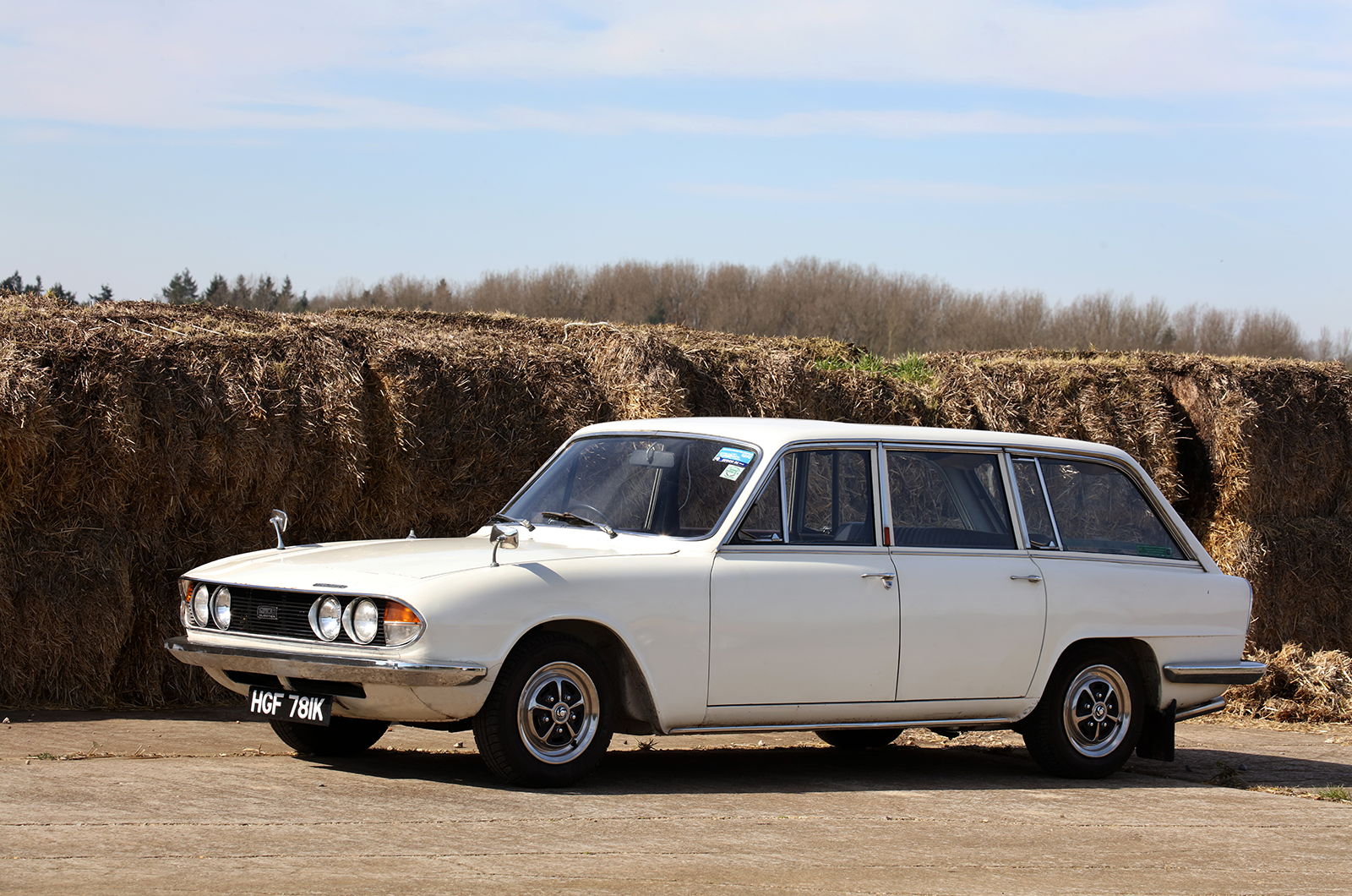 Classic & Sports Car – Estates of mind: Triumph PI Estate vs Range Rover