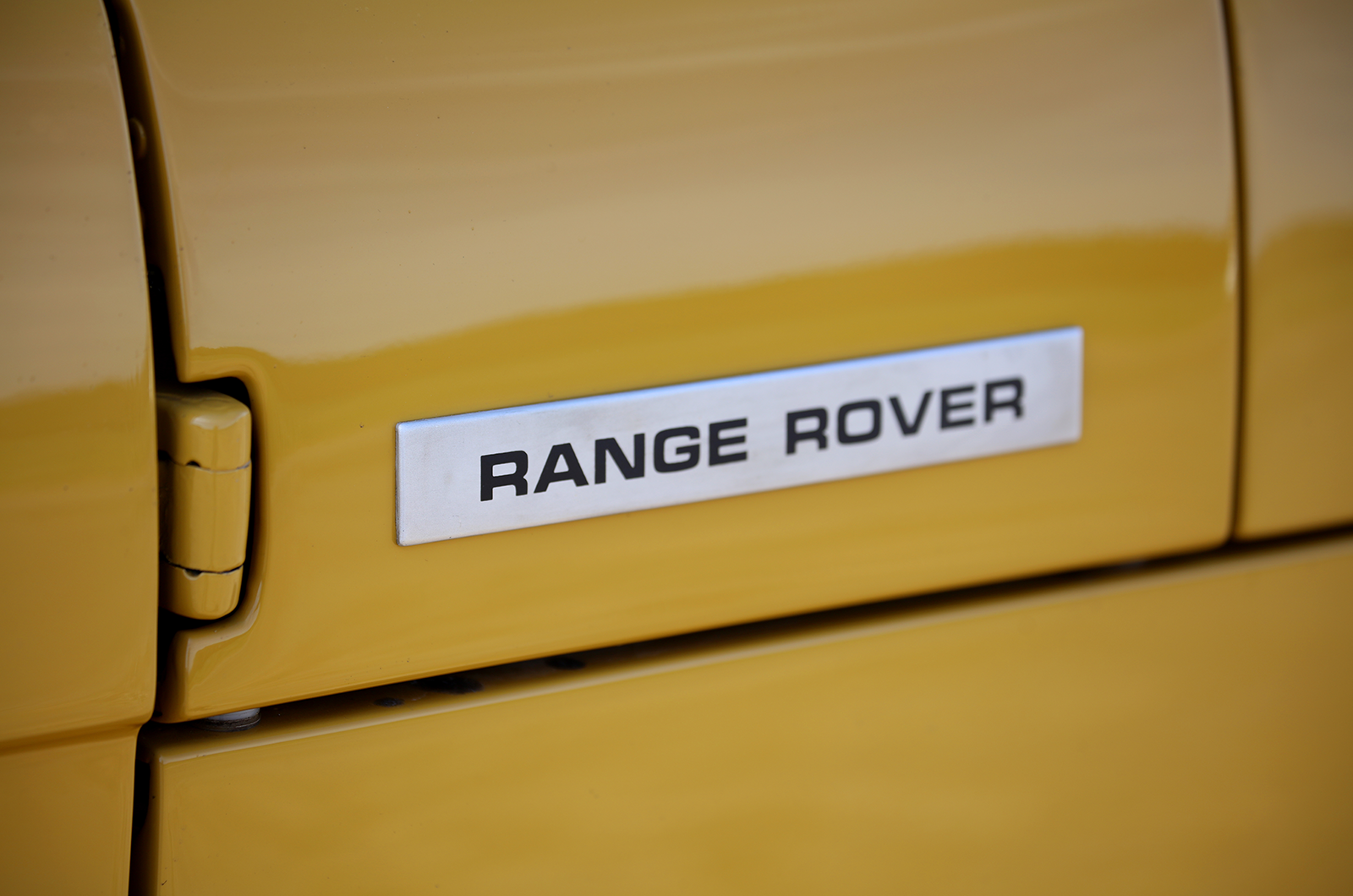 Classic & Sports Car – Estates of mind: Triumph PI Estate vs Range Rover