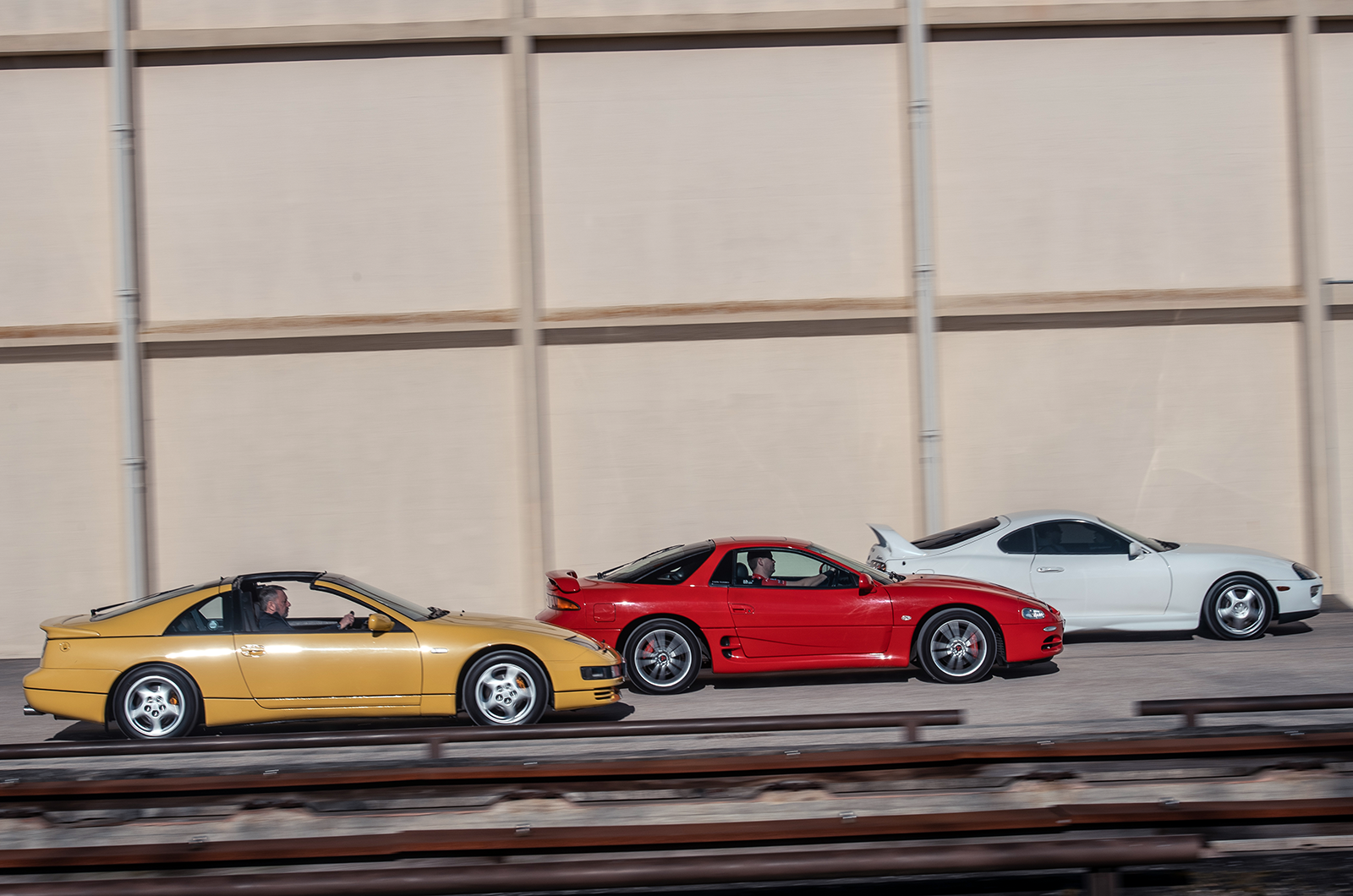 Classic & Sports Car – Street fighters: Mitsubishi 3000GT vs Toyota Supra vs Nissan 300ZX