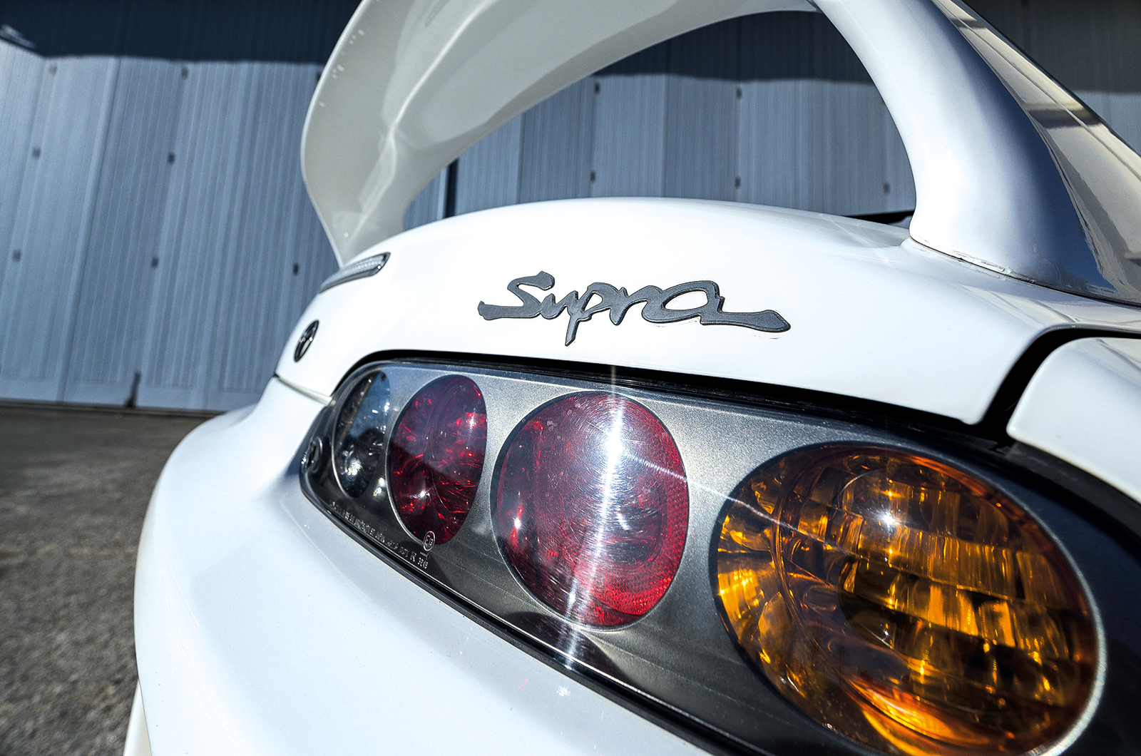 Classic & Sports Car – Street fighters: Mitsubishi 3000GT vs Toyota Supra vs Nissan 300ZX