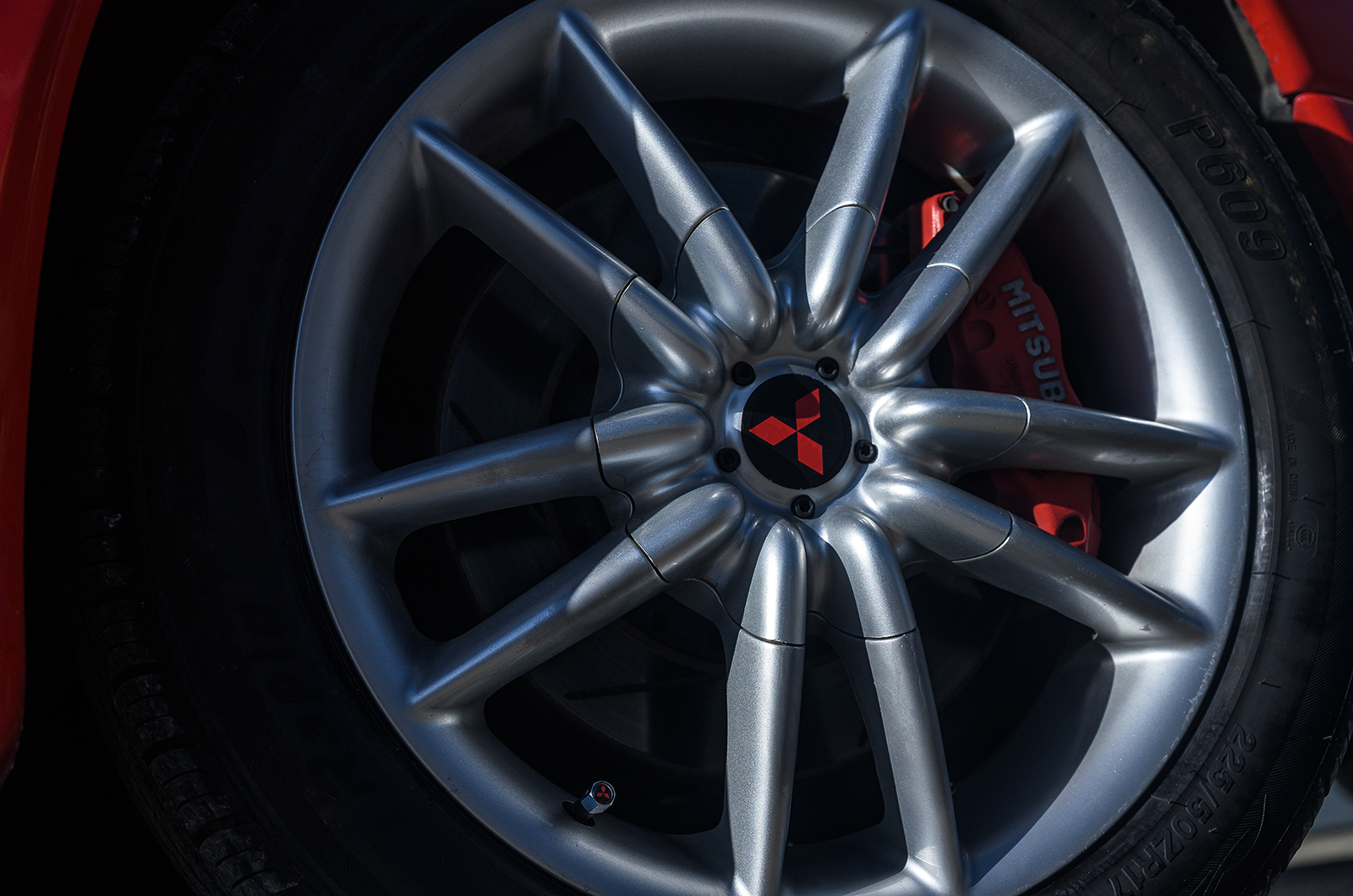 Classic & Sports Car – Street fighters: Mitsubishi 3000GT vs Toyota Supra vs Nissan 300ZX