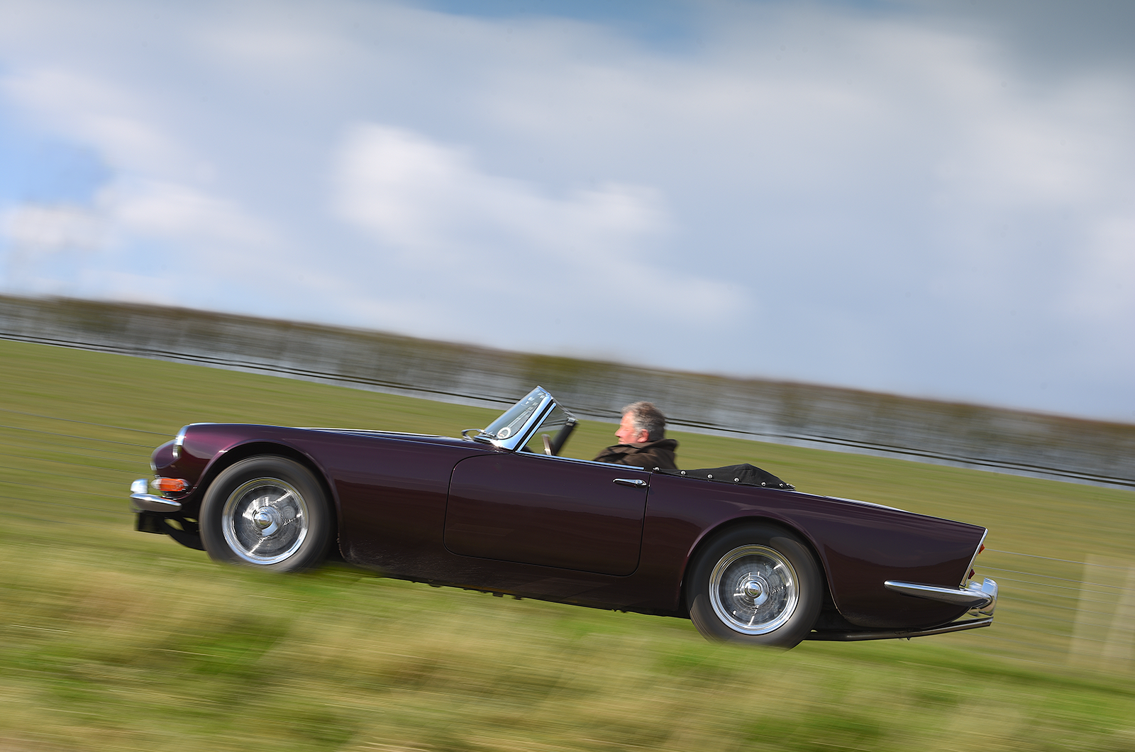 Classic & Sports Car – The Daimler Dart that never was – and the earliest SP250