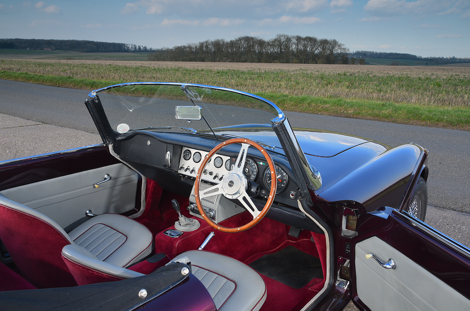 Classic & Sports Car – The Daimler Dart that never was – and the earliest SP250