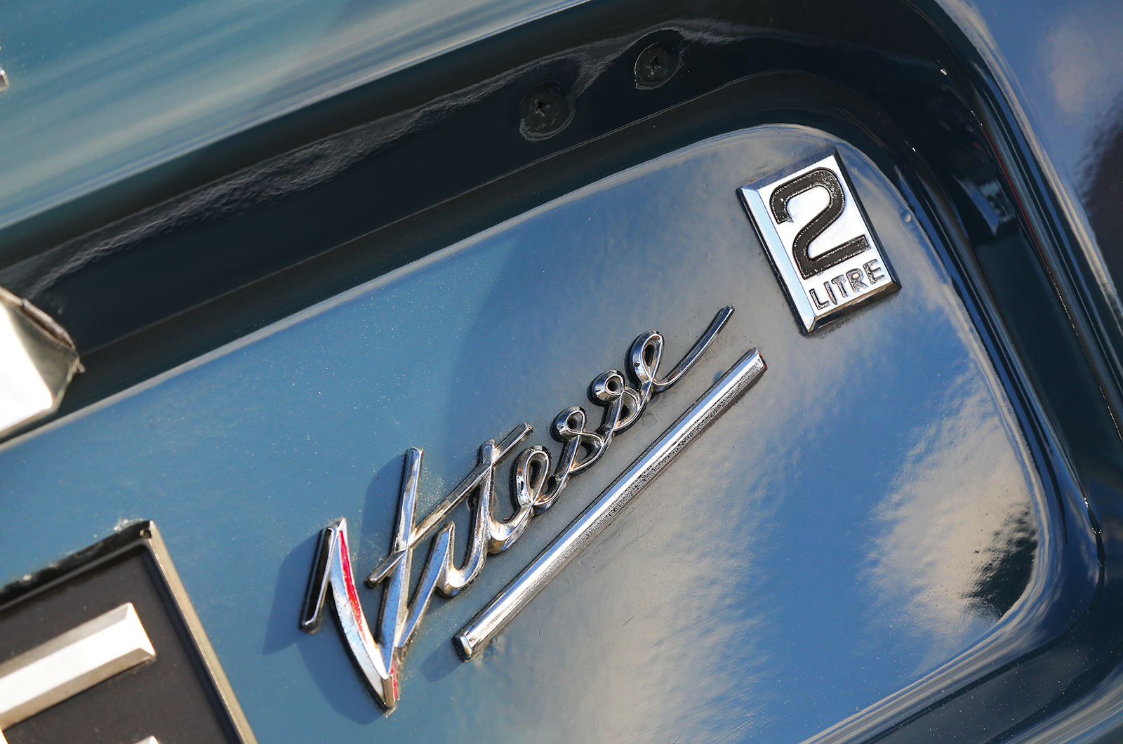 Classic & Sports Car – Budget sporting saloons: Triumph Vitesse vs Vauxhall Viva GT