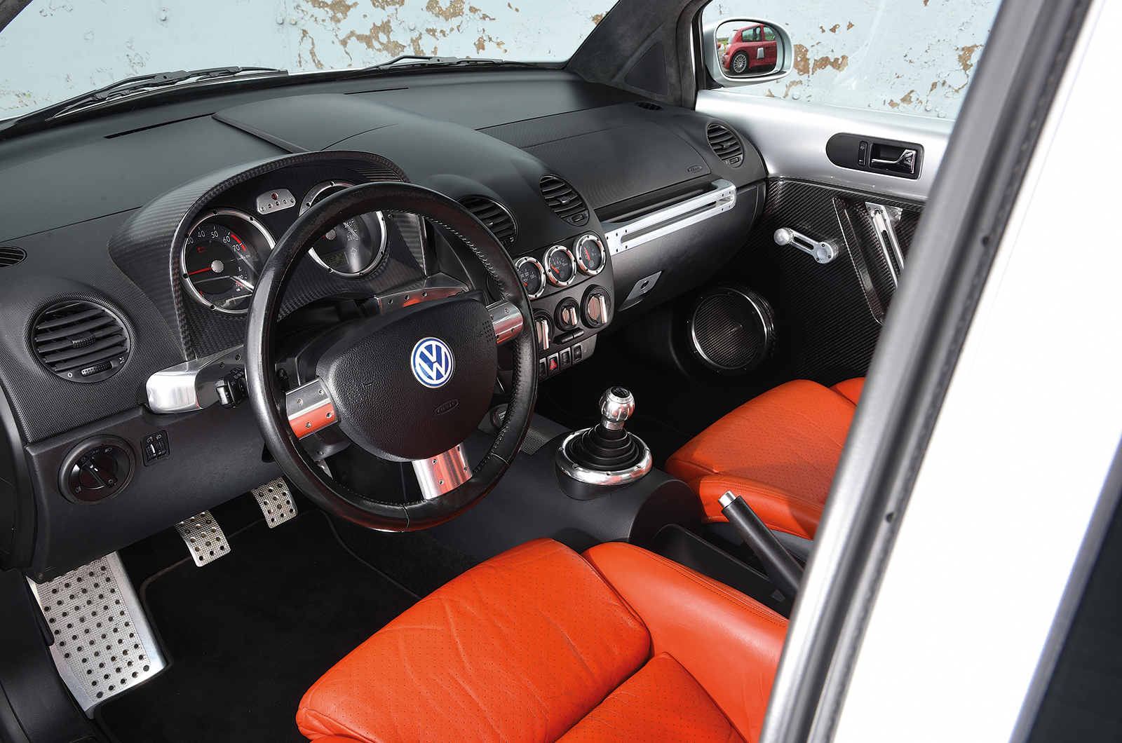 Classic & Sports Car – Unhinged hatches: Volkswagen Beetle RSI vs Renault Clio V6