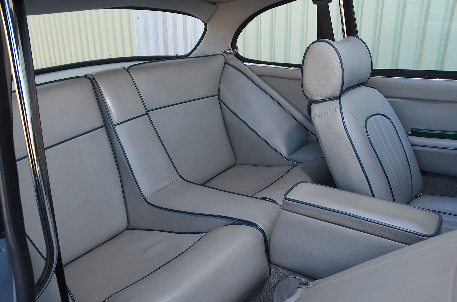 Classic & Sports Car – Transatlantic hybrids: Bristol 407, Jensen C-V8 and Gordon-Keeble GK1