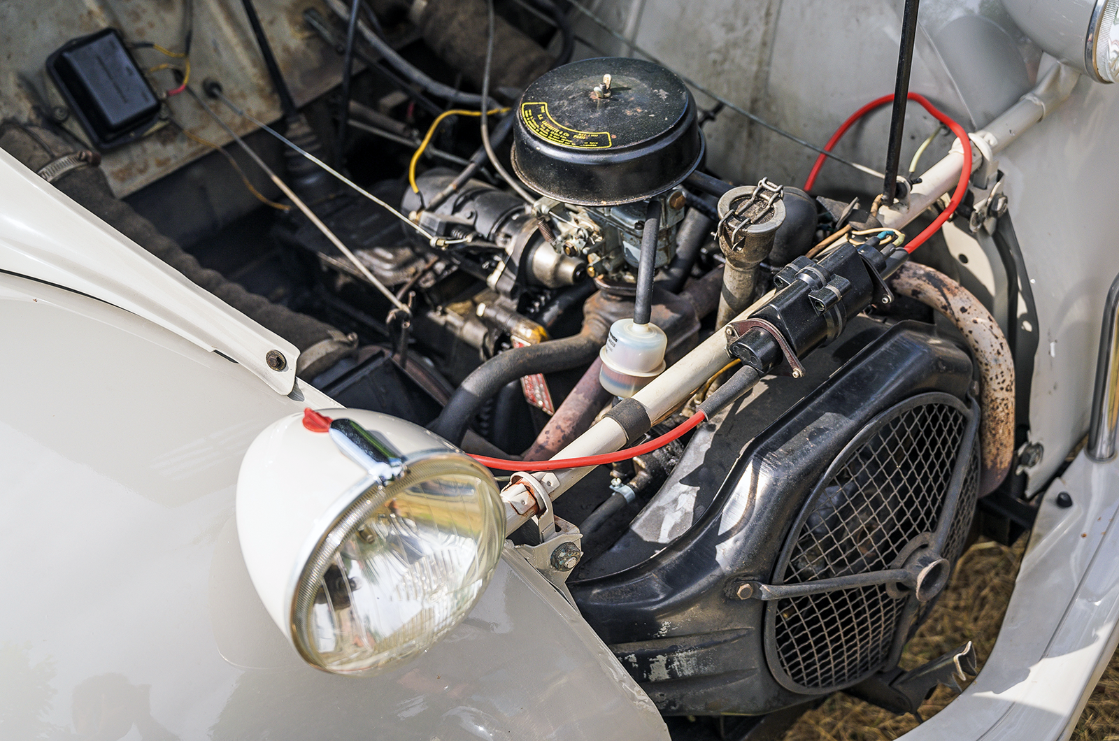 Classic & Sports Car – Meet the luxury Citroën 2CV