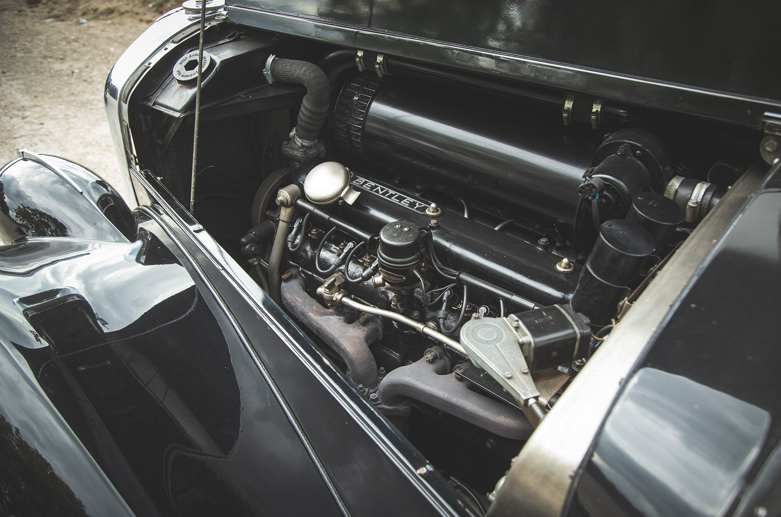 Classic & Sports Car – How the other half lived: Bentley MkVI vs Armstrong Siddeley Sapphire 346