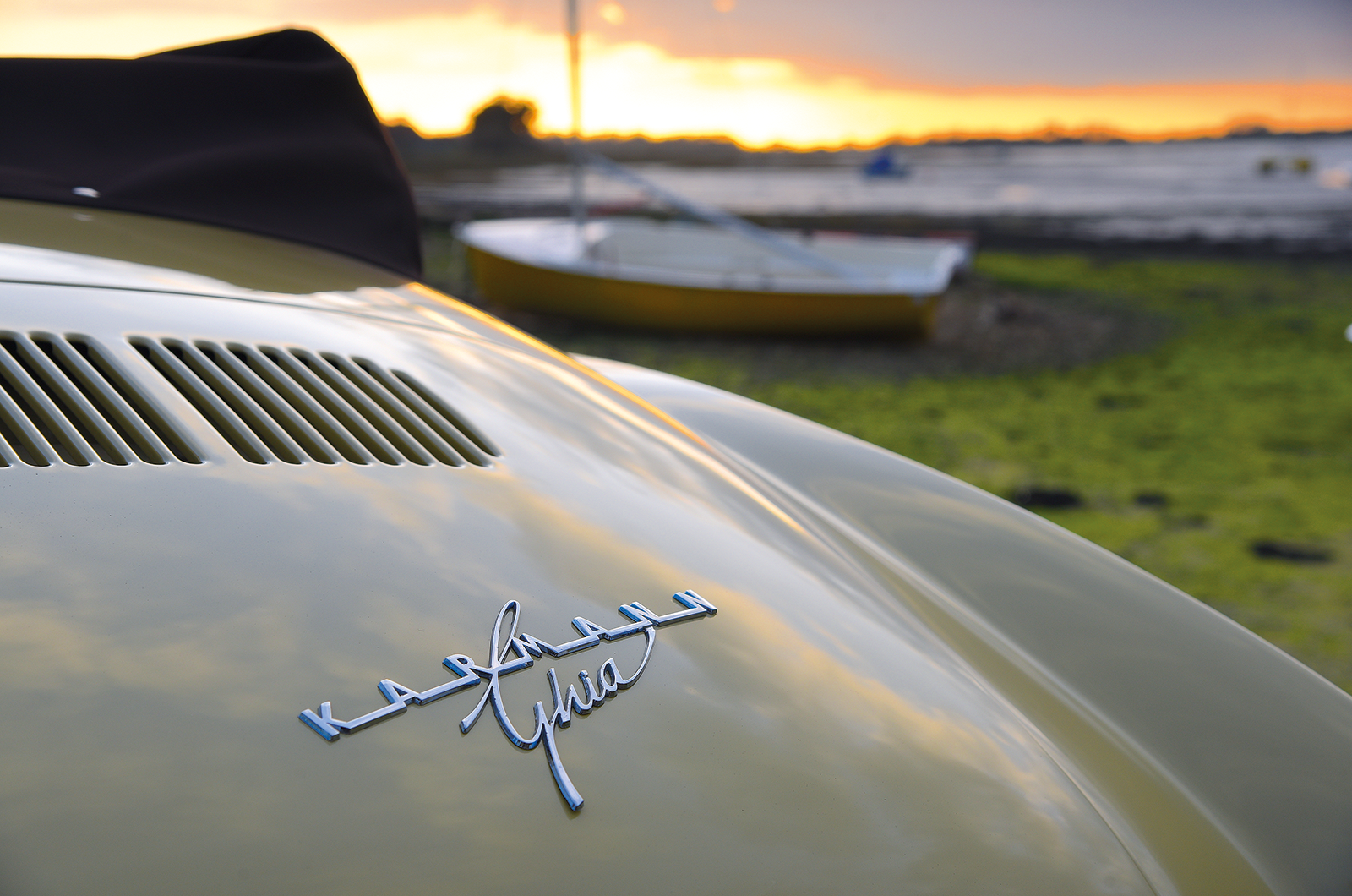 Classic & Sports Car – Chic to chic: Volkswagen Karmann Ghia vs Renault Floride