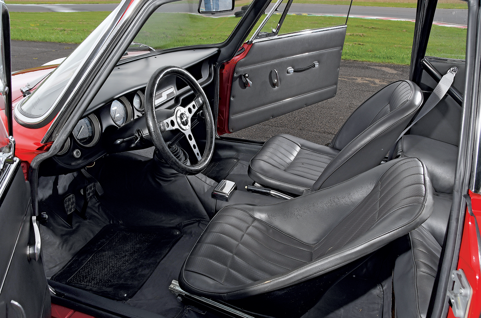 Classic & Sports Car – Driving Jochen Rindt’s Alfa Romeo GTA