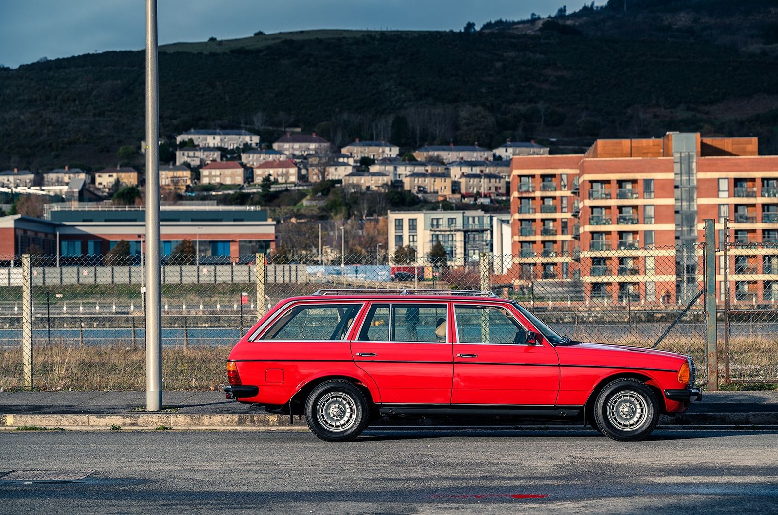 Classic & Sports Car – How Britain nearly missed Mercedes’ brilliant 230TE