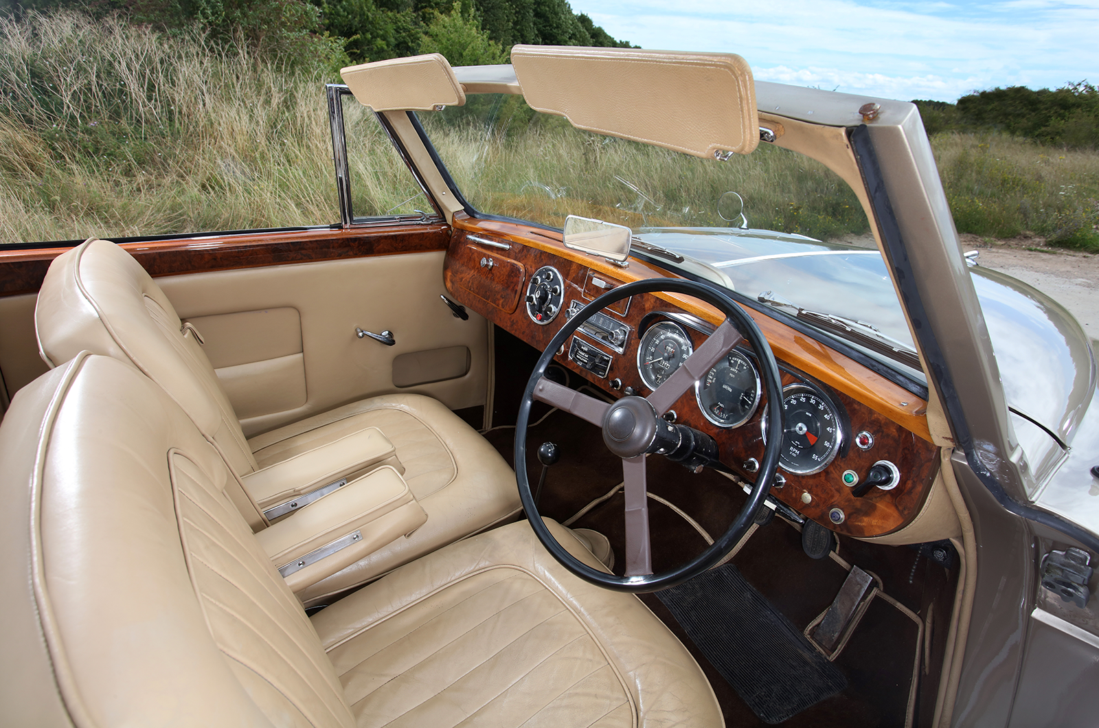 Classic & Sports Car – From the past with presence: Bristol 405 vs Lagonda 3 Litre