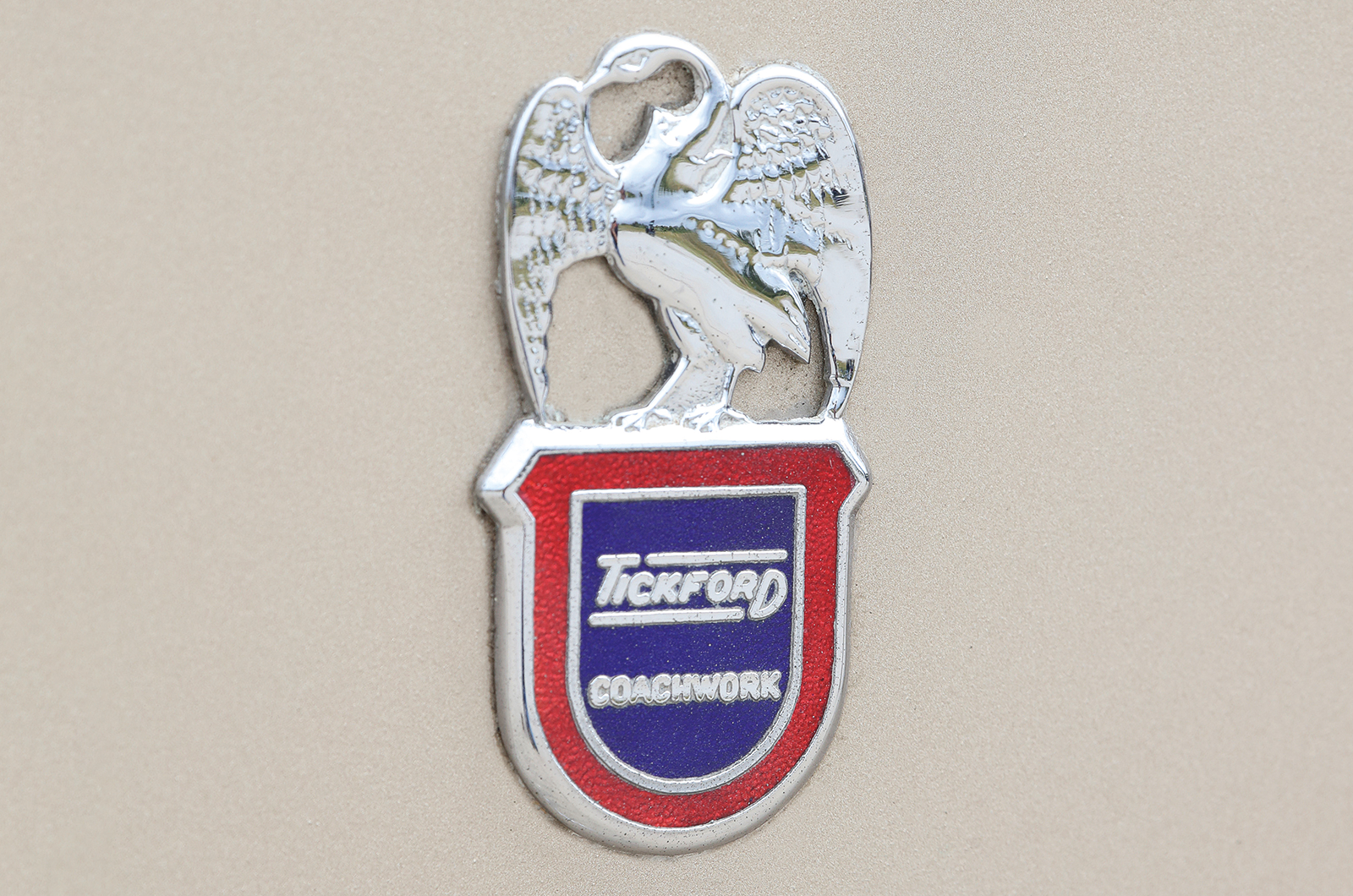 Classic & Sports Car – From the past with presence: Bristol 405 vs Lagonda 3 Litre