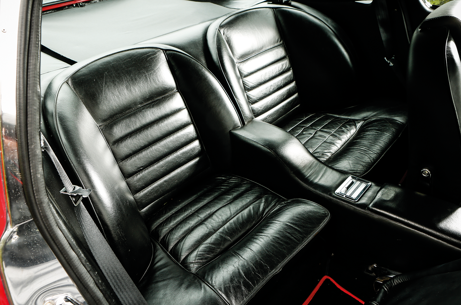 Practical performance: Lamborghini Espada vs Maserati Indy vs Ferrari 365GT4 2+2