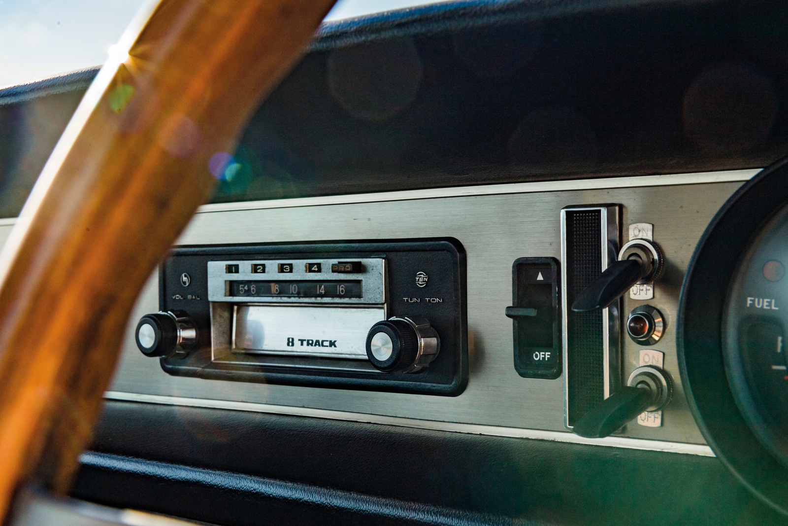 Classic & Sports Car – Quiet revolutionary: Mazda R130 Luce