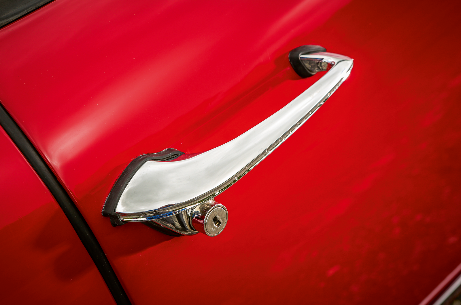 Classic & Sports Car – The art of Touring: Lancia Flaminia vs Alfa Romeo Spider