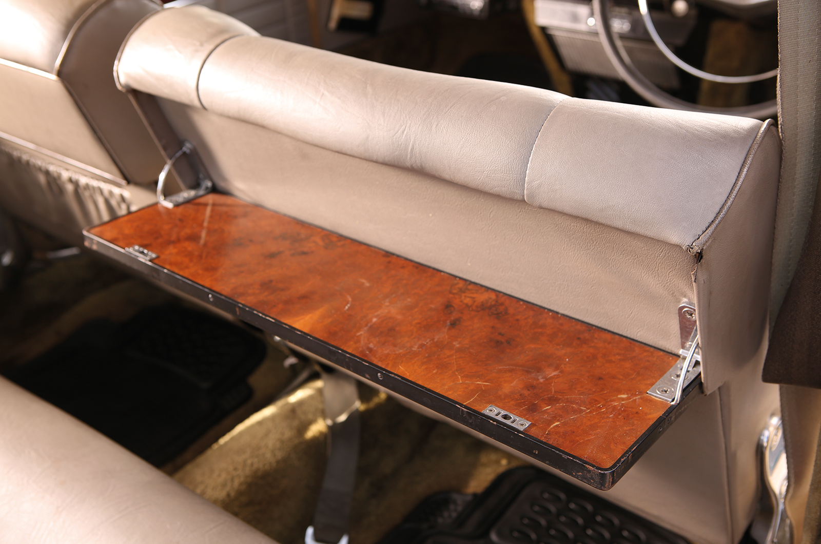 Classic & Sports Car – Battle for the boardroom: Austin 3 Litre vs Ford Executive vs Vauxhall Viscount