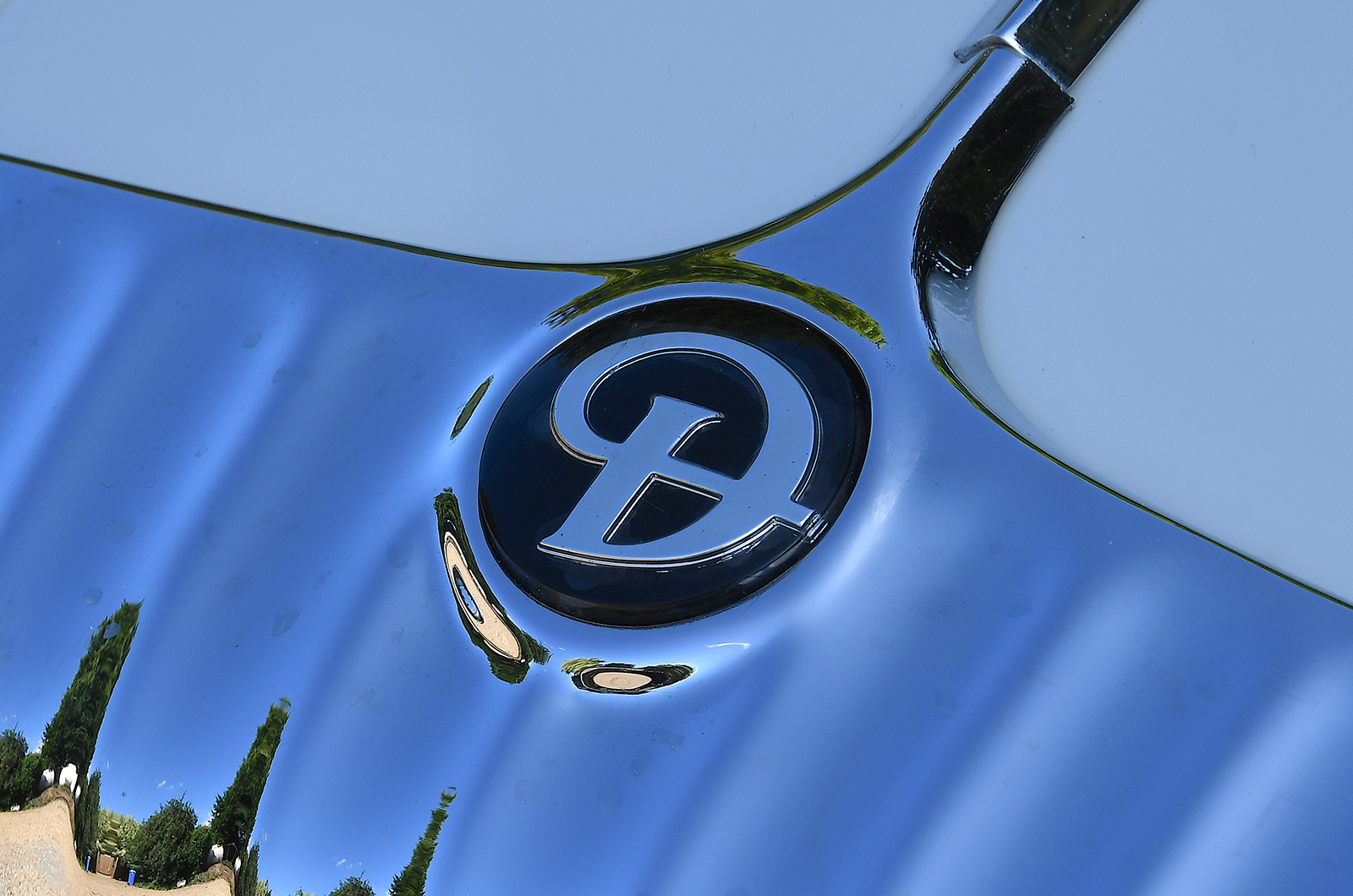 Classic & Sports Car – Executive elegance: Volvo 164 vs Daimler Sovereign 2.8