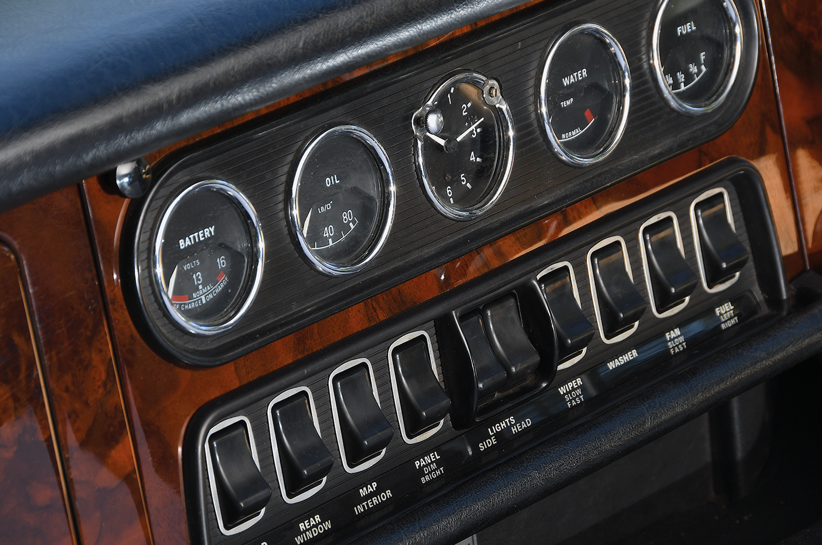 Classic & Sports Car – Executive elegance: Volvo 164 vs Daimler Sovereign 2.8