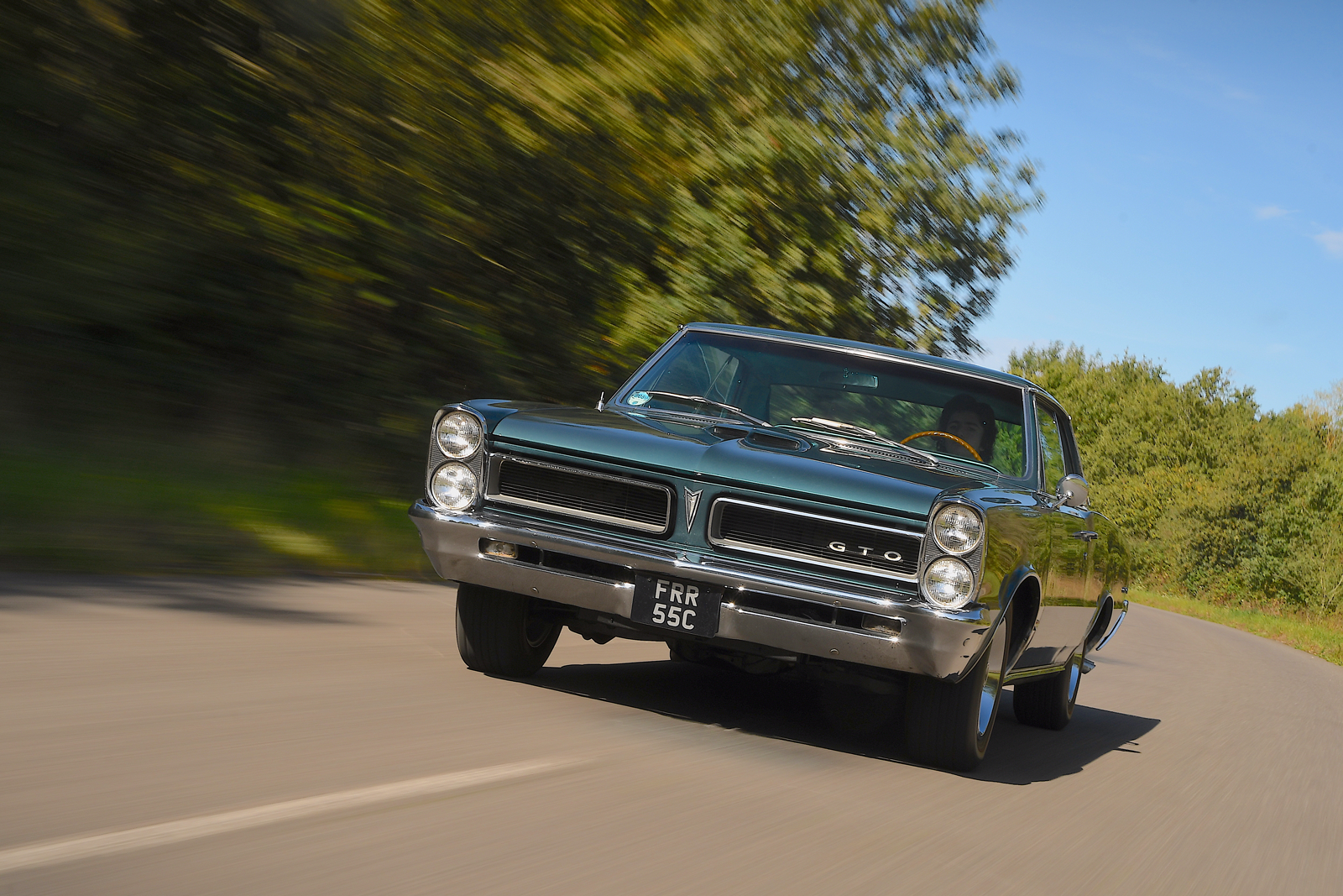 Classic & Sports Car – Pacific reunion: Nissan Skyline GT-R vs Pontiac Tempest Le Mans GTO