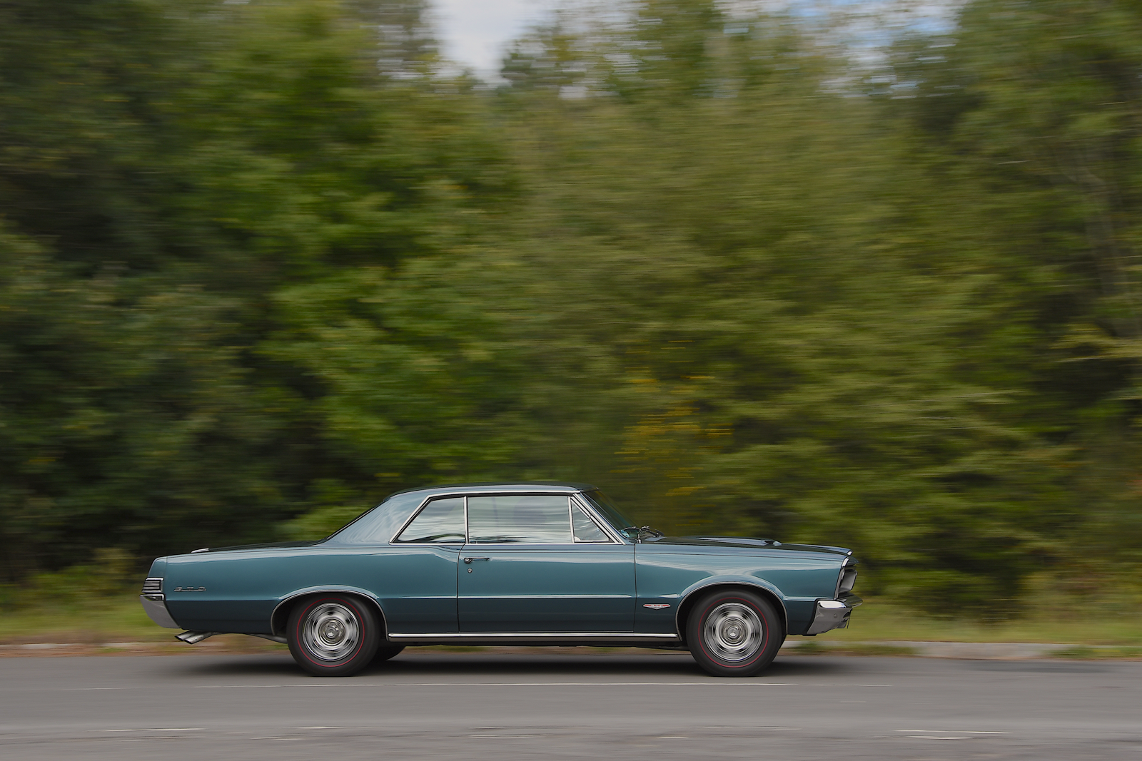 Classic & Sports Car – Pacific reunion: Nissan Skyline GT-R vs Pontiac Tempest Le Mans GTO
