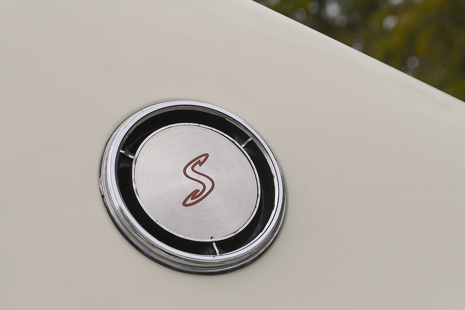 Classic & Sports Car – Pacific reunion: Nissan Skyline GT-R vs Pontiac Tempest Le Mans GTO