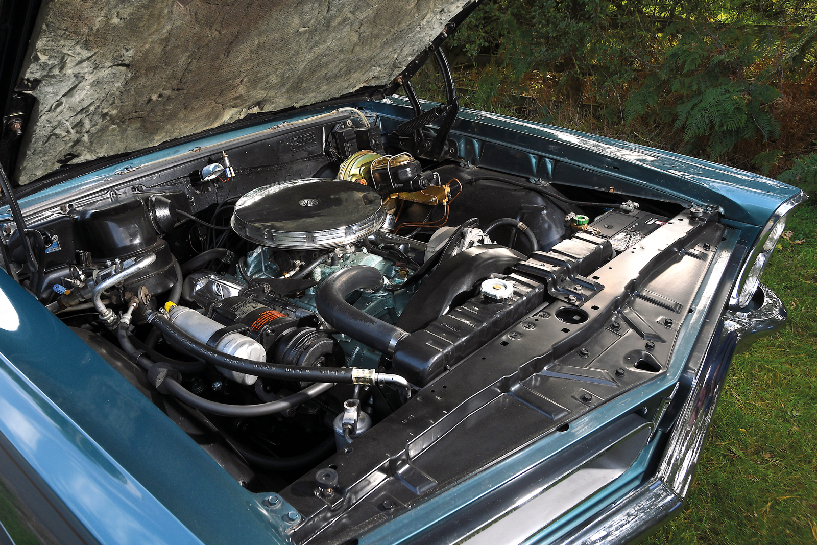 Classic & Sports Car – Pacific reunion: Nissan Skyline GT-R vs Pontiac Tempest Le Mans GTO