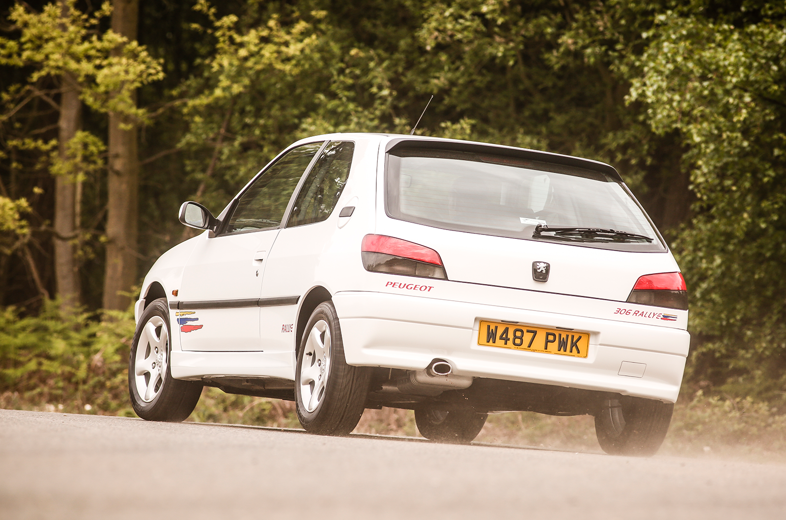 Classic & Sports Car – Feisty four-pots: Peugeot 306 Rallye vs Honda Integra Type R vs Ford Racing Puma