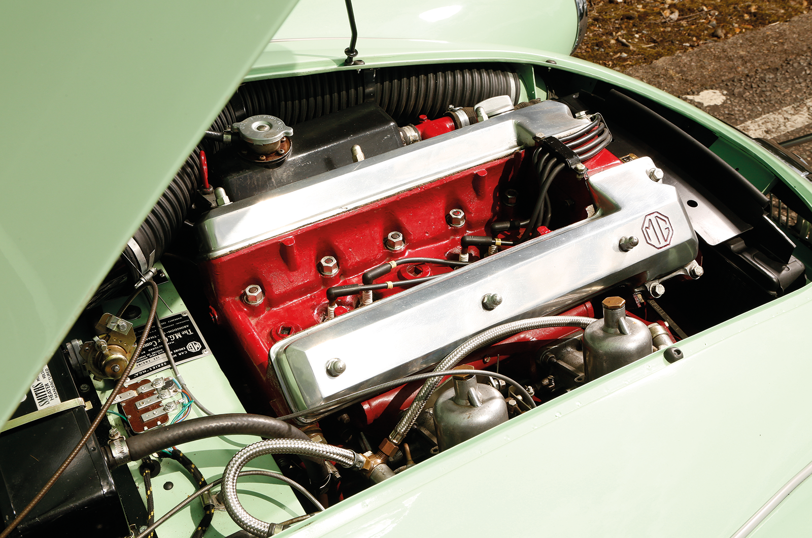 Classic & Sports Car – Little gems: Alfa Romeo vs MG vs Lotus vs Porsche