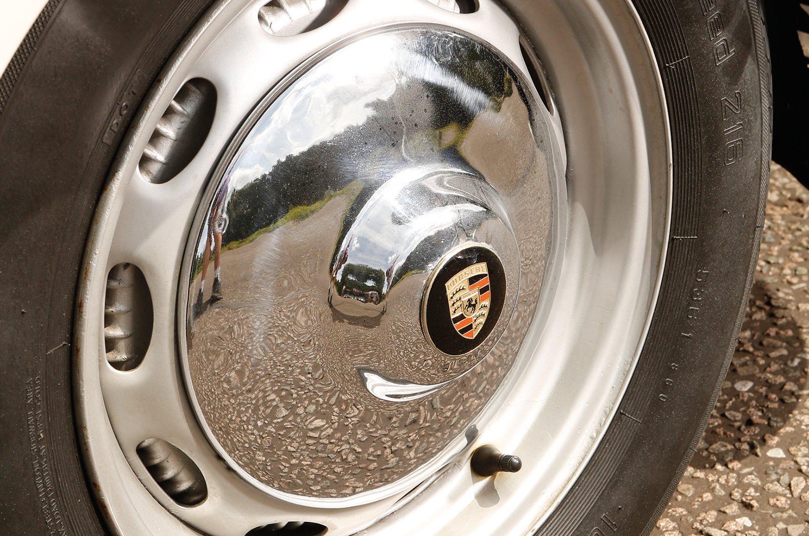 Classic & Sports Car – Little gems: Alfa Romeo vs MG vs Lotus vs Porsche